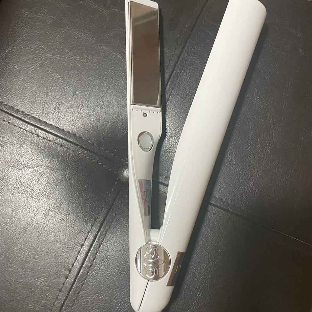 Tyme hair tool. Straightener/Curler